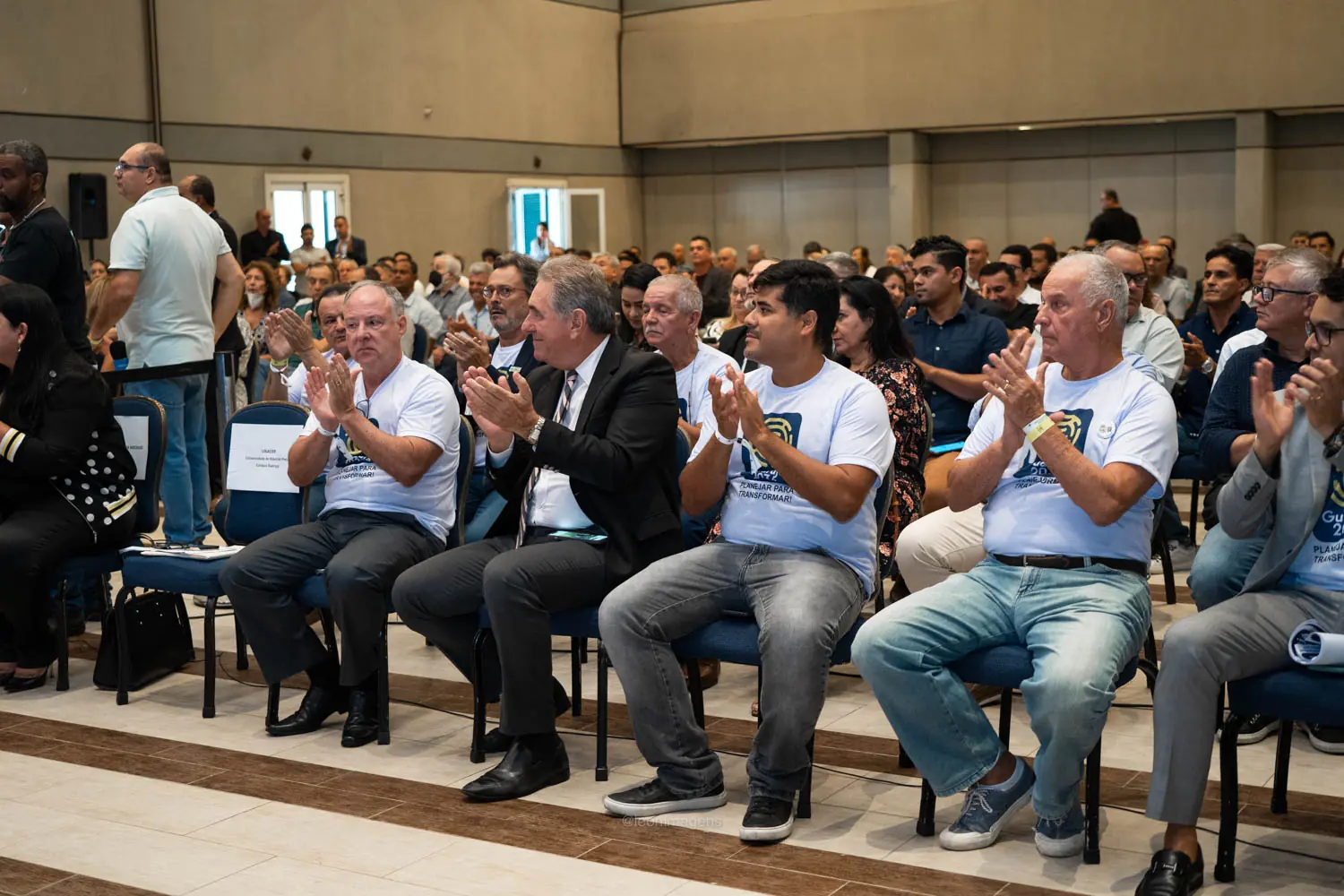 Participantes aplaudem durante workshop do Movimento Guarujá 2034
